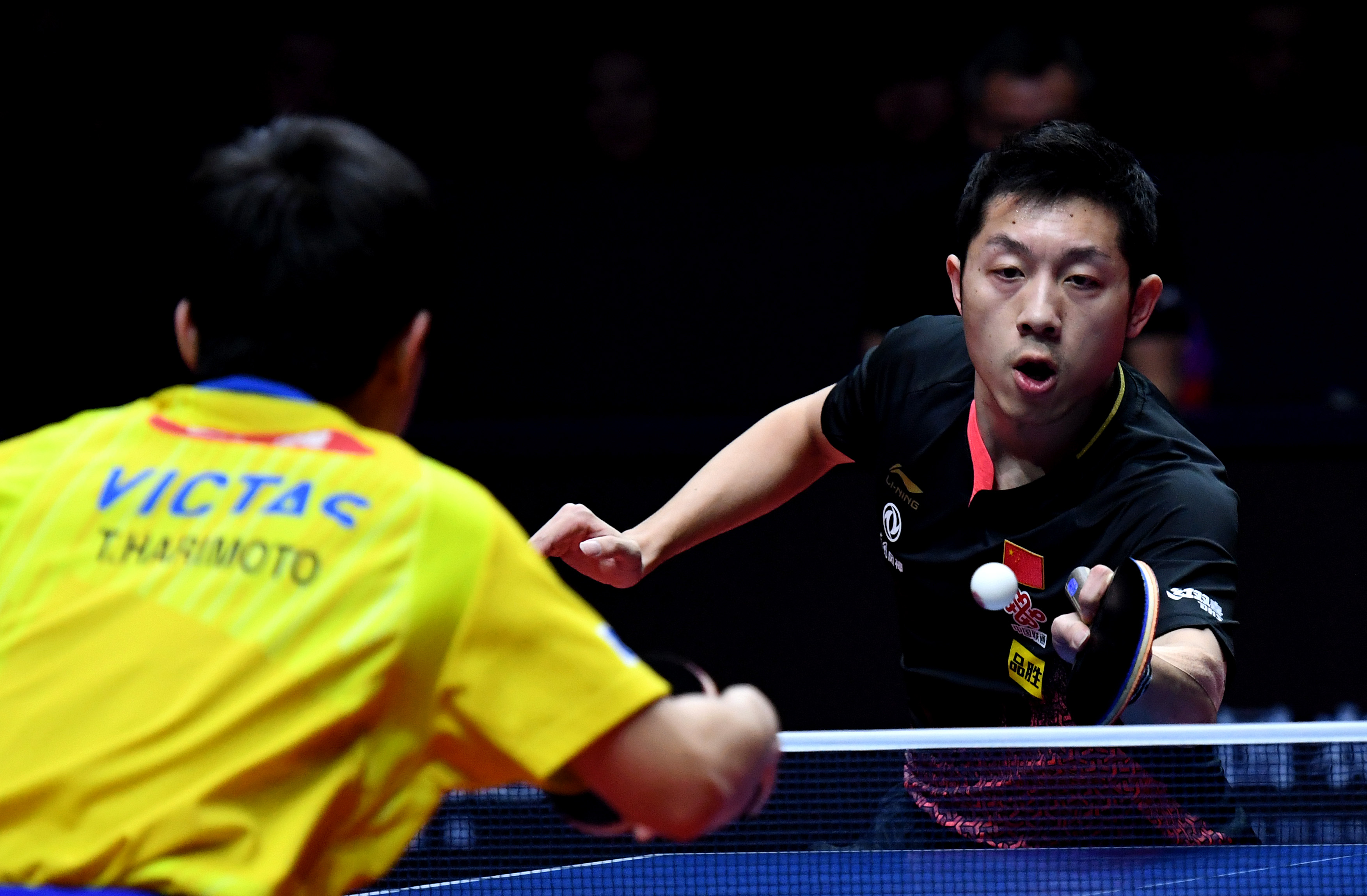 瑞典乒乓球队完胜英国乒乓球队，许昕关键制胜的简单介绍
