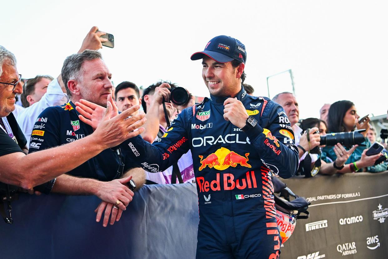 关于梅赛德斯轻取阿斯顿马丁,佩雷兹点燃赛场的信息 关于梅赛德斯轻取阿斯顿马丁,佩雷兹点燃赛场的信息